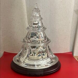 Hawthorne Village Thomas Kinkade Holiday Reflections